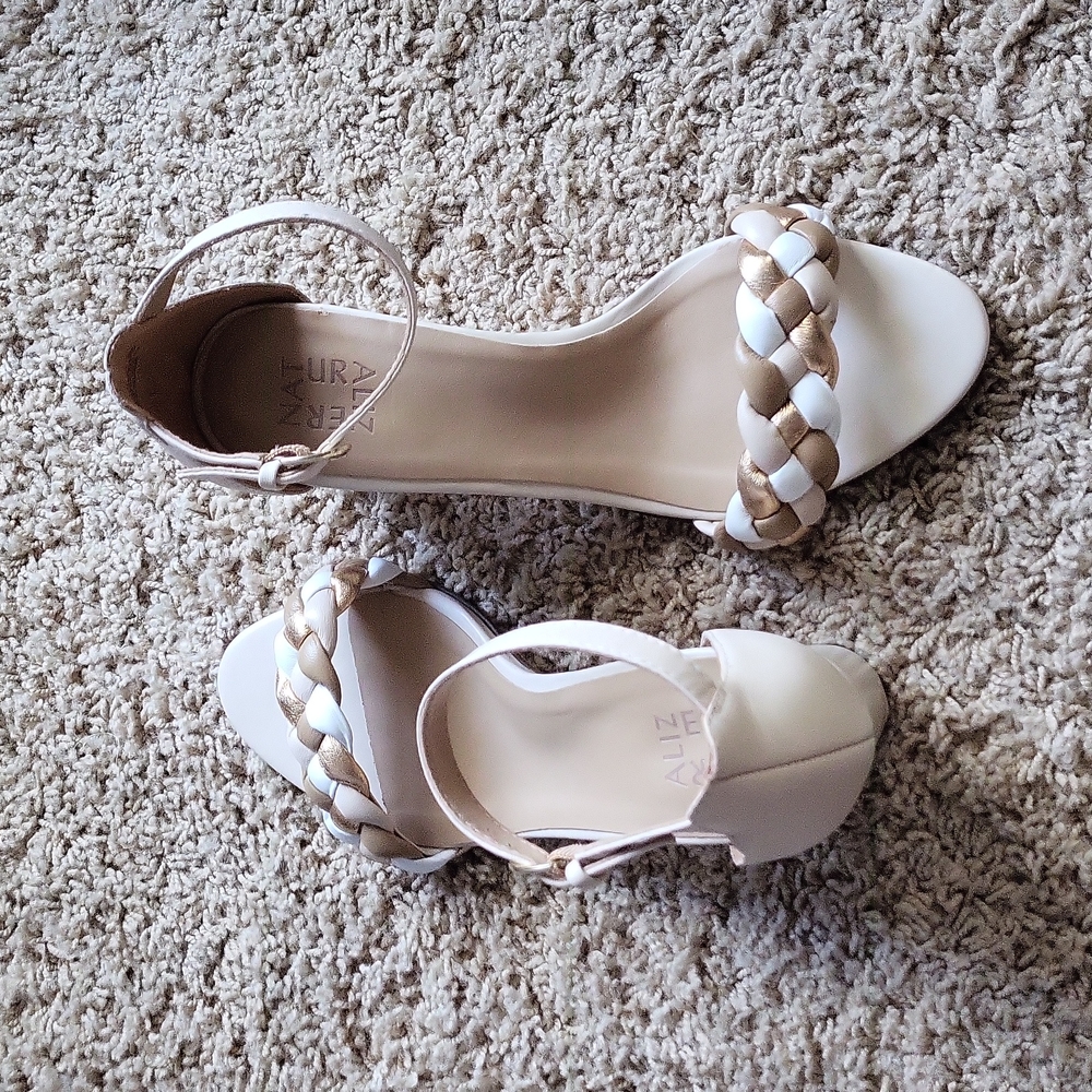 Women's shoes